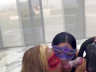 Fingering Female Dog Porn